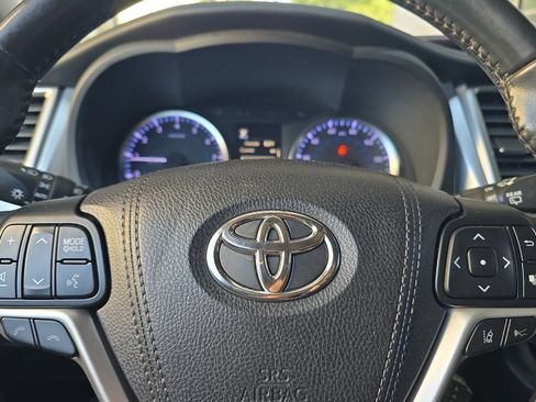 Used 2018 Toyota Highlander Plus AWD/4WD image 20