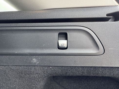 Certified 2022 Mercedes-Benz GLC 300 image 25