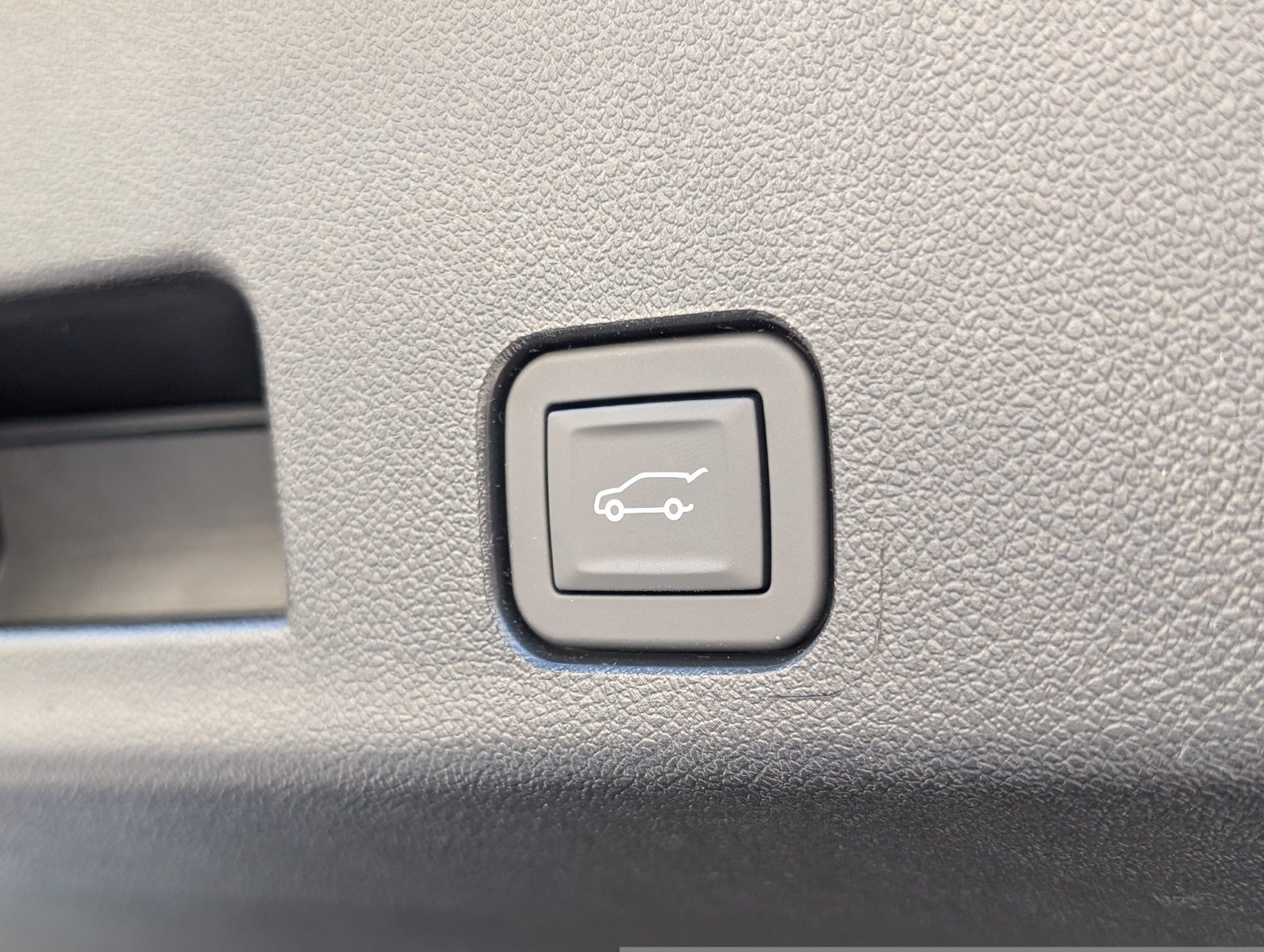 New 2027 Chevrolet Traverse High Country w/ LPO, Floor Liner Package AWD/4WD image 12
