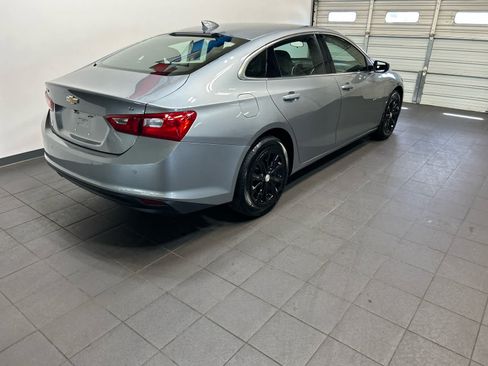 Used 2024 Chevrolet Malibu LT FWD image 3