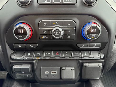 Certified 2022 Chevrolet Silverado 3500 LT w/ All Star Edition image 31