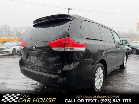 Used 2013 Toyota Sienna XLE image 12