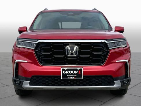 Used 2023 Honda Pilot Touring image 3