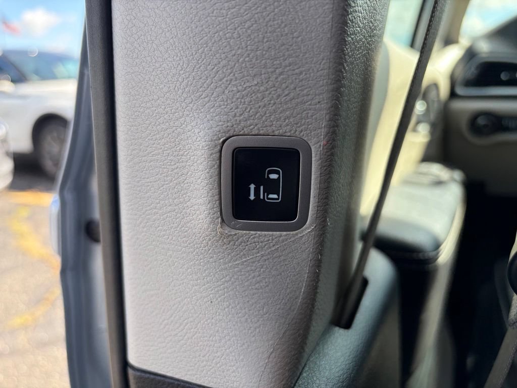 Certified 2023 Chrysler Pacifica Touring-L FWD image 14