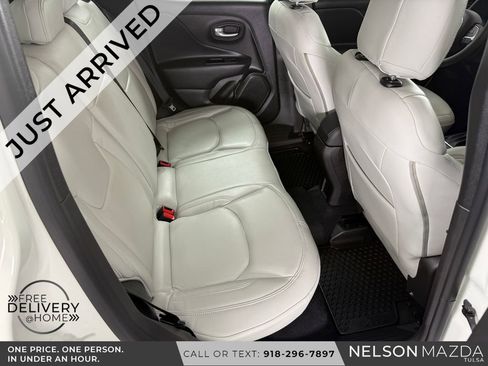 Used 2023 Jeep Renegade Latitude AWD/4WD image 38