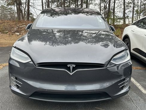 Used 2017 Tesla Model X 100D image 2