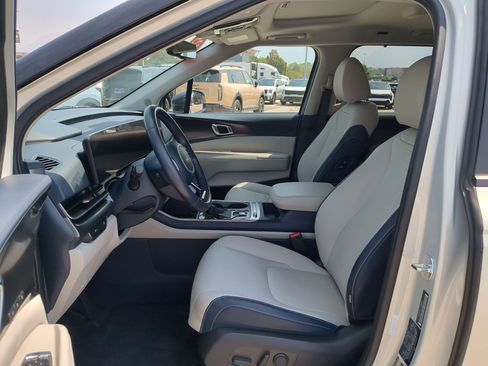 Certified 2025 Kia Carnival SX Prestige FWD image 25