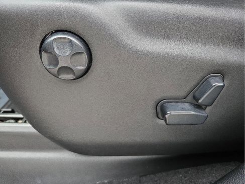 Used 2020 Jeep Grand Cherokee Laredo image 15