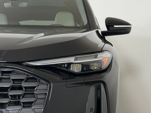 Certified 2025 Audi Q5 Premium w/ Premium Plus AWD/4WD image 11