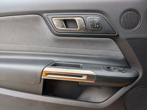 Used 2019 Ford Mustang Shelby GT350 w/ Technology Package image 13