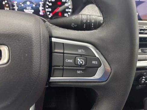 Used 2024 Jeep Compass Latitude AWD/4WD image 12