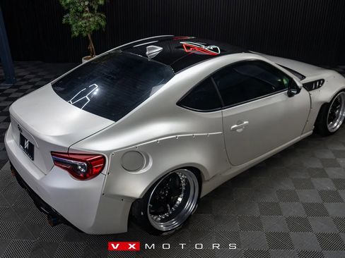 Used 2017 Toyota 86 RWD image 16