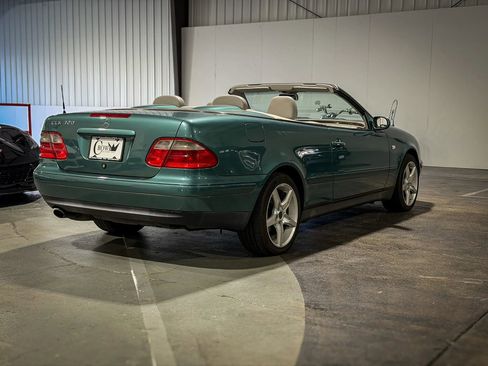 Used 1999 Mercedes-Benz CLK 320 Cabriolet image 3