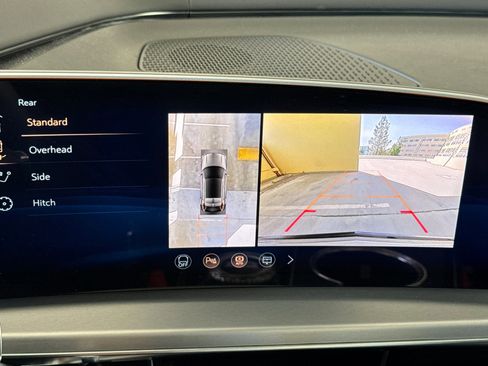 New 2026 Cadillac Lyriq Signature Sport w/ LPO, Floor Liner Package image 20