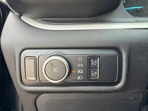 Used 2024 Ford Explorer XLT w/ Equipment Group 202A AWD/4WD image 35