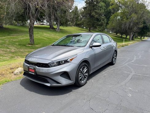 Used 2024 Kia Forte LXS FWD image 4
