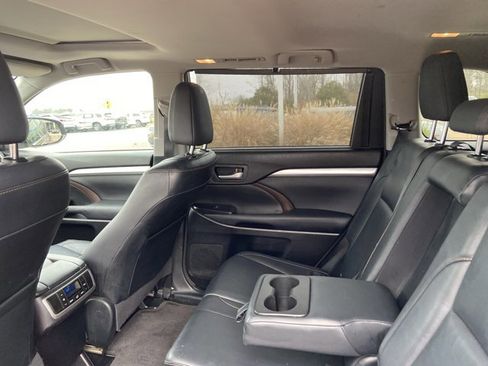 Used 2014 Toyota Highlander XLE image 45