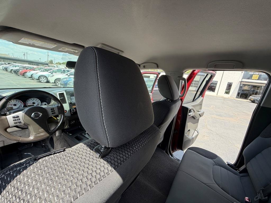 Used 2017 Nissan Frontier PRO-4X w/ Pro-4x Graphics Package AWD/4WD image 16
