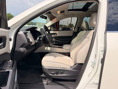 Used 2023 Nissan Pathfinder SL w/ SL Premium Package AWD/4WD image 23