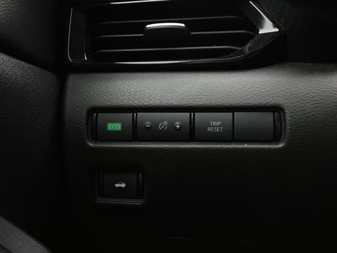 Used 2024 Nissan Sentra SV image 15