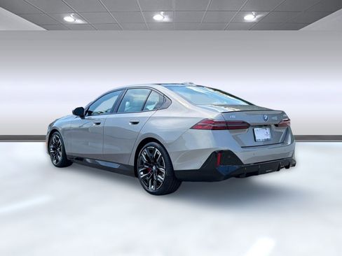 New 2026 BMW i5 AWD/4WD image 3