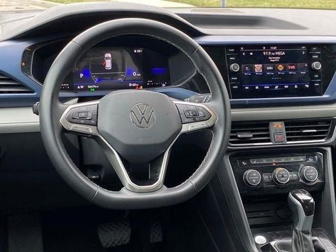 Used 2024 Volkswagen Taos SE image 20