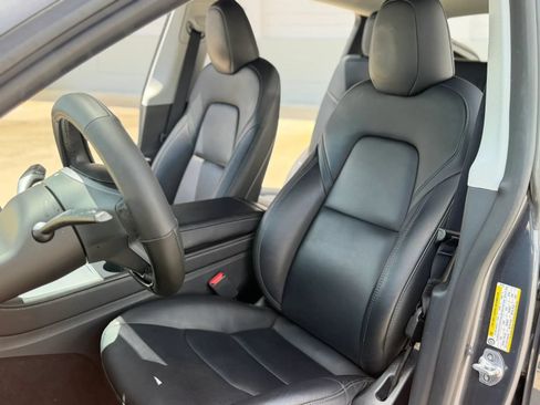 Used 2023 Tesla Model Y Long Range AWD/4WD image 18