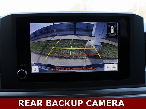 Used 2025 Toyota Tacoma Limited image 16