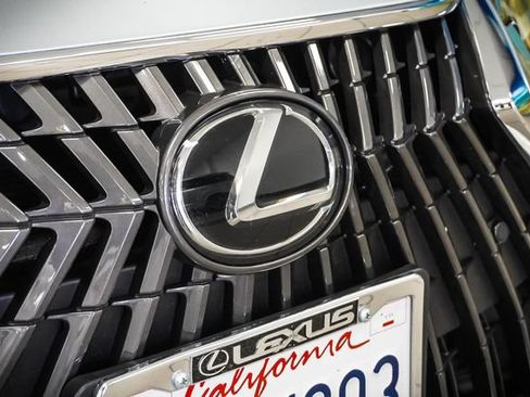 Used 2025 Lexus ES 300h w/ Premium Package FWD image 28