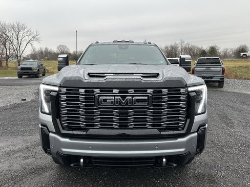 Used 2025 GMC Sierra 3500 Denali Ultimate image 9