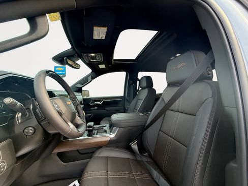 New 2026 Chevrolet Silverado 1500 High Country w/ High Country Premium Package AWD/4WD image 9
