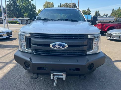 Used 2019 Ford F250 XL w/ Power Equipment Group AWD/4WD image 3