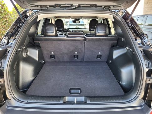 Used 2022 Jeep Cherokee Latitude AWD/4WD image 7