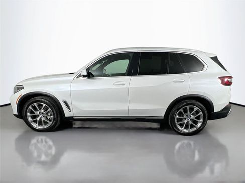 Used 2022 BMW X5 xDrive40i w/ Premium Package AWD/4WD image 3