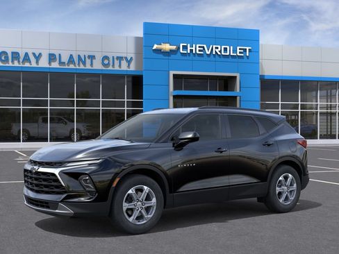 New 2026 Chevrolet Blazer LT w/ Convenience Package FWD image 2