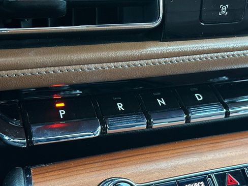 Used 2020 Lincoln Aviator Reserve w/ Equipment Group 202A AWD/4WD image 22