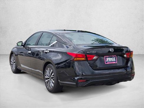 Used 2025 Nissan Altima 2.5 SV FWD image 8