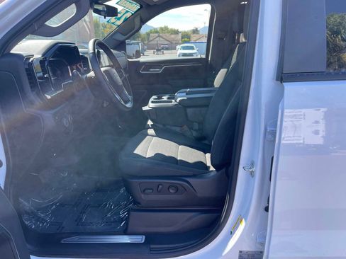 Used 2025 Chevrolet Silverado 1500 LT image 23