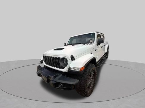 Used 2025 Jeep Gladiator Sport AWD/4WD image 9