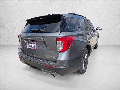 Used 2023 Ford Explorer XLT w/ Equipment Group 202A AWD/4WD image 4