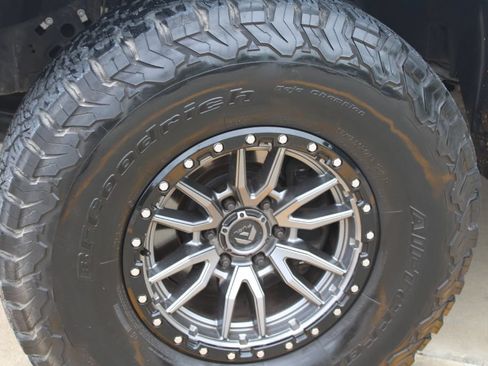 Used 2019 Ford F150 Raptor w/ Equipment Group 802A Luxury AWD/4WD image 9