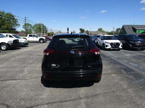 Used 2021 Nissan Kicks SV FWD image 6
