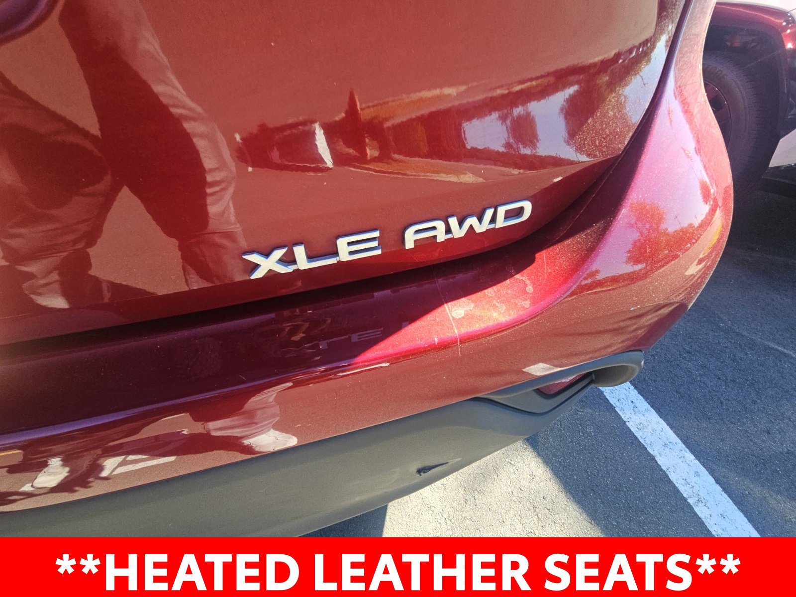 Used 2020 Toyota Highlander XLE AWD/4WD image 9
