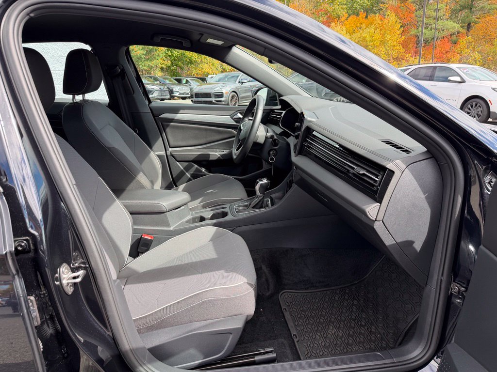 Used 2025 Volkswagen Jetta Sport FWD image 12