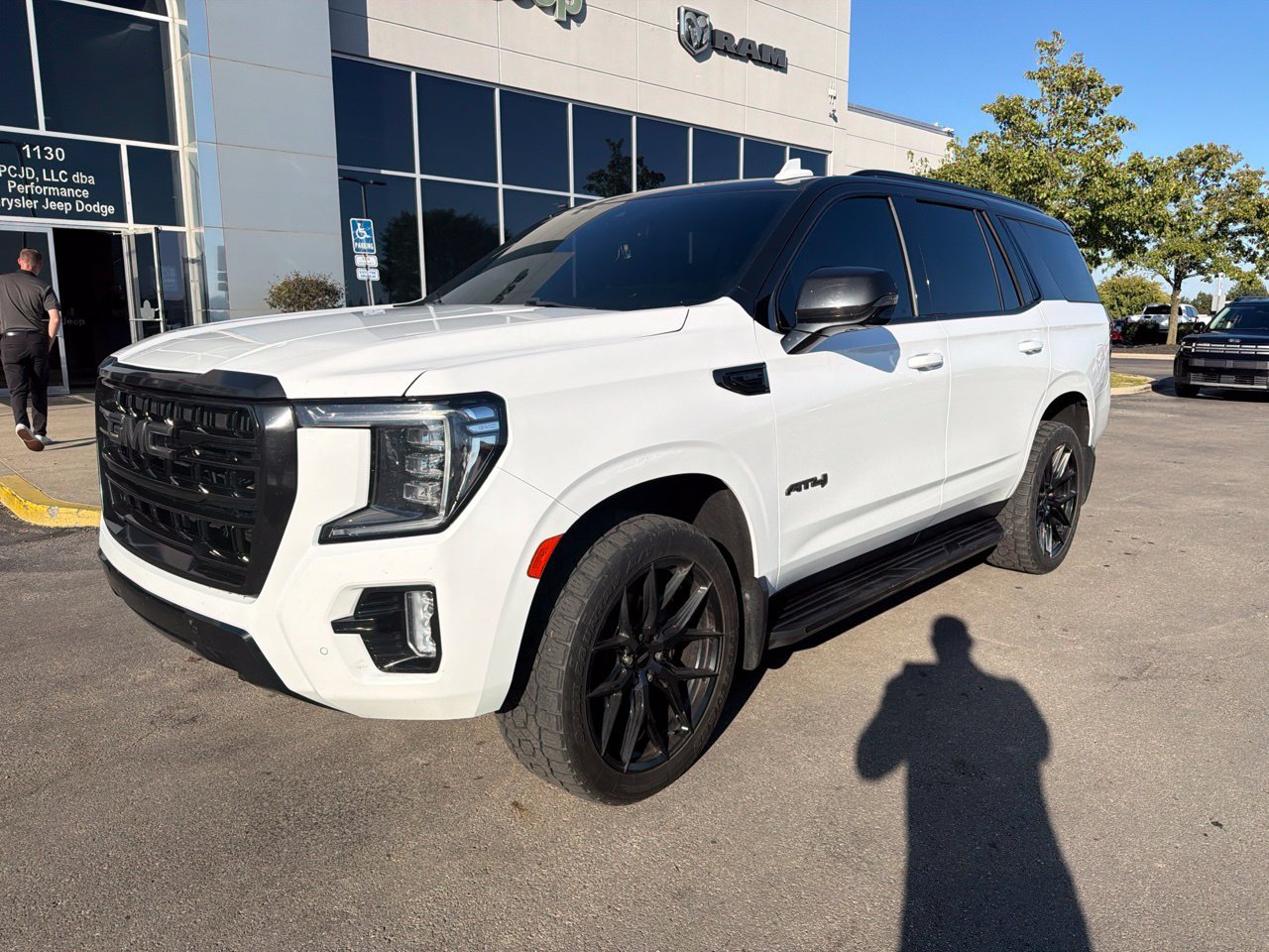 Used 2023 GMC Yukon AT4 w/ Technology Package AWD/4WD image 3