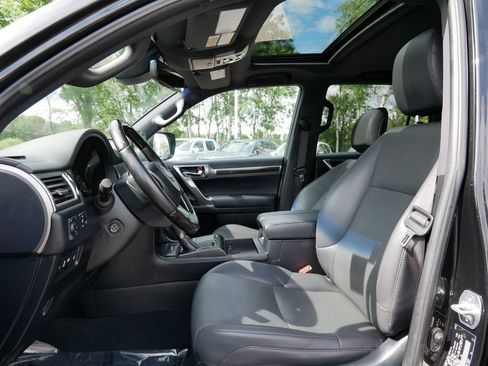 Used 2022 Lexus GX 460 Premium w/ Premium Package AWD/4WD image 9
