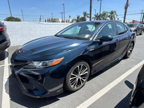 Certified 2019 Toyota Camry SE FWD image 3