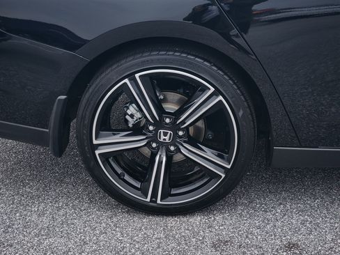 Used 2025 Honda Accord Sport image 10