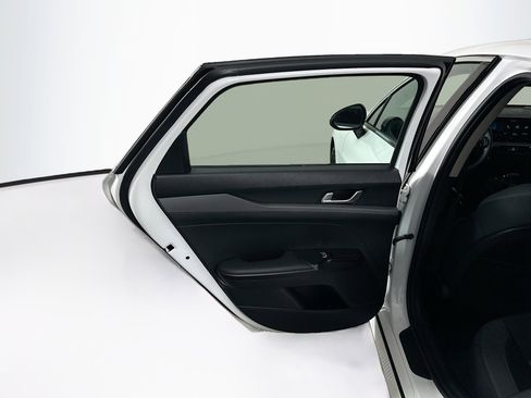 Used 2025 Kia K5 LXS image 24