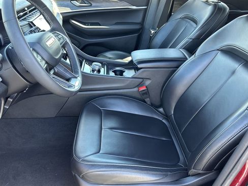 Certified 2025 Jeep Grand Cherokee Limited AWD/4WD image 14